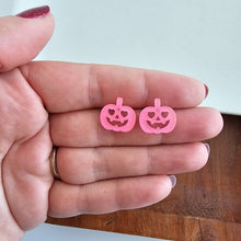 Load image into Gallery viewer, Jack O Lantern Pumpkin Studs - Pink Glitter
