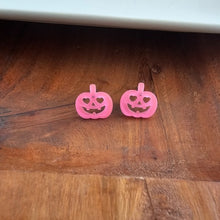 Load image into Gallery viewer, Jack O Lantern Pumpkin Studs - Pink Glitter
