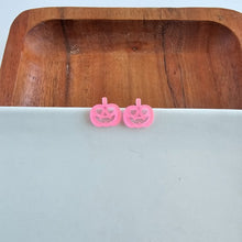 Load image into Gallery viewer, Jack O Lantern Pumpkin Studs - Pink Glitter
