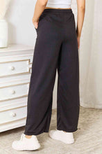 Load image into Gallery viewer, BETSY Wide Leg Pocketed Pants
