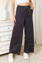 Load image into Gallery viewer, BETSY Wide Leg Pocketed Pants
